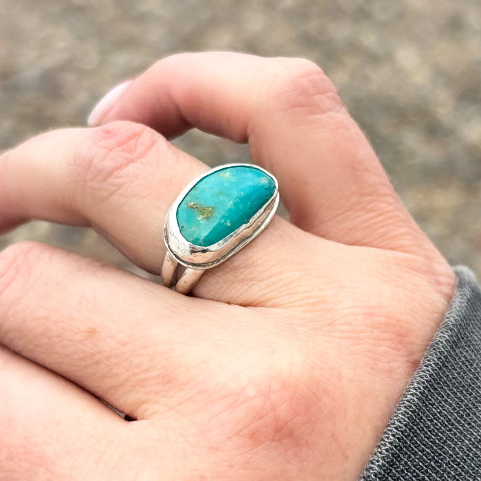 Sideways Set Turquoise Ring size 6
