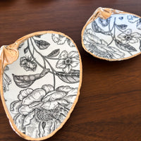 Black and White Roses Shell Jewelry Dish