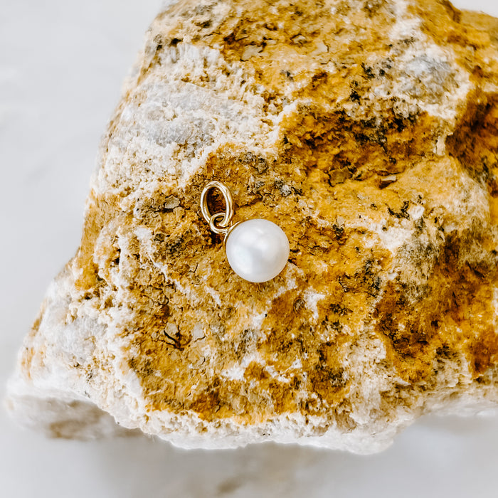 Freshwater Pearl Solid 14k Gold Charm (Charm only) — side view