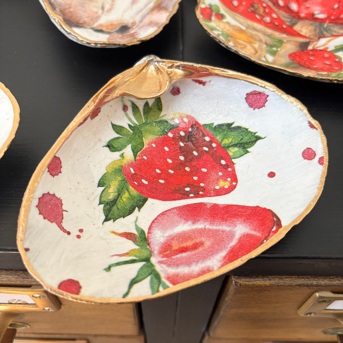 Summer Strawberry Shell Jewelry Dish