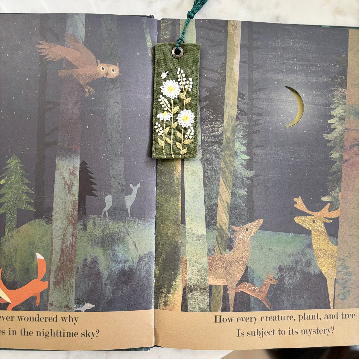 Embroidered Daisy Garden Bookmark