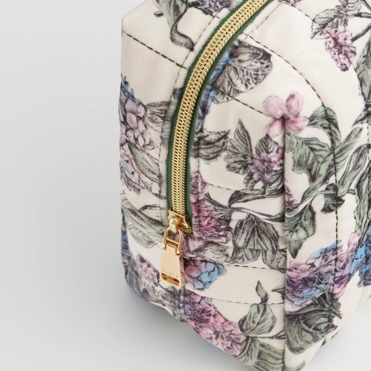 Hydrangea Large Quilted Make Up Bag
