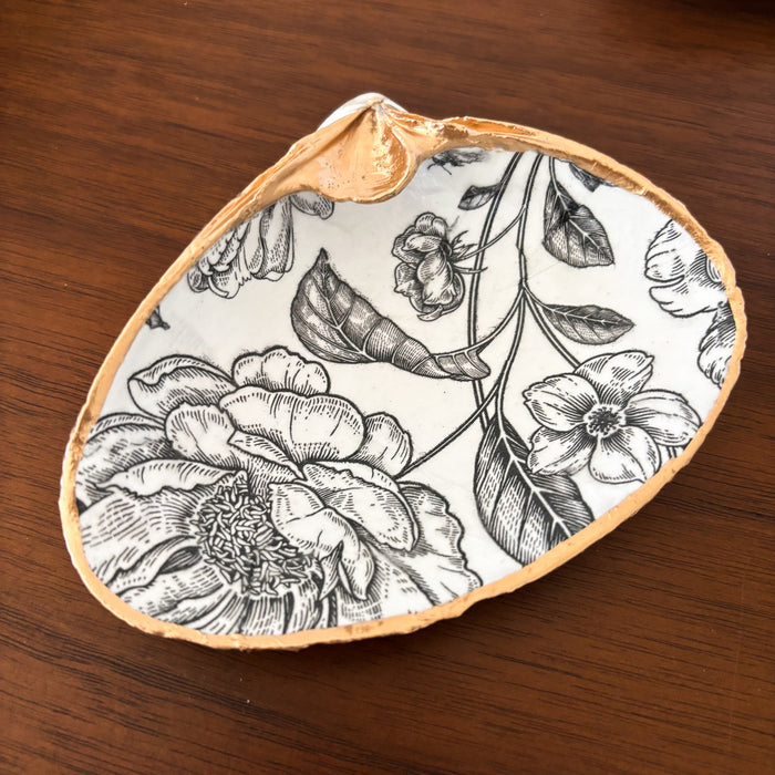 Black and White Roses Shell Jewelry Dish