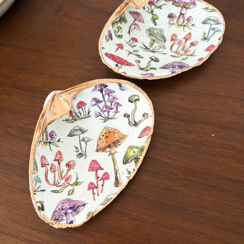 Fairy Mushrooms Shell Jewelry Dish