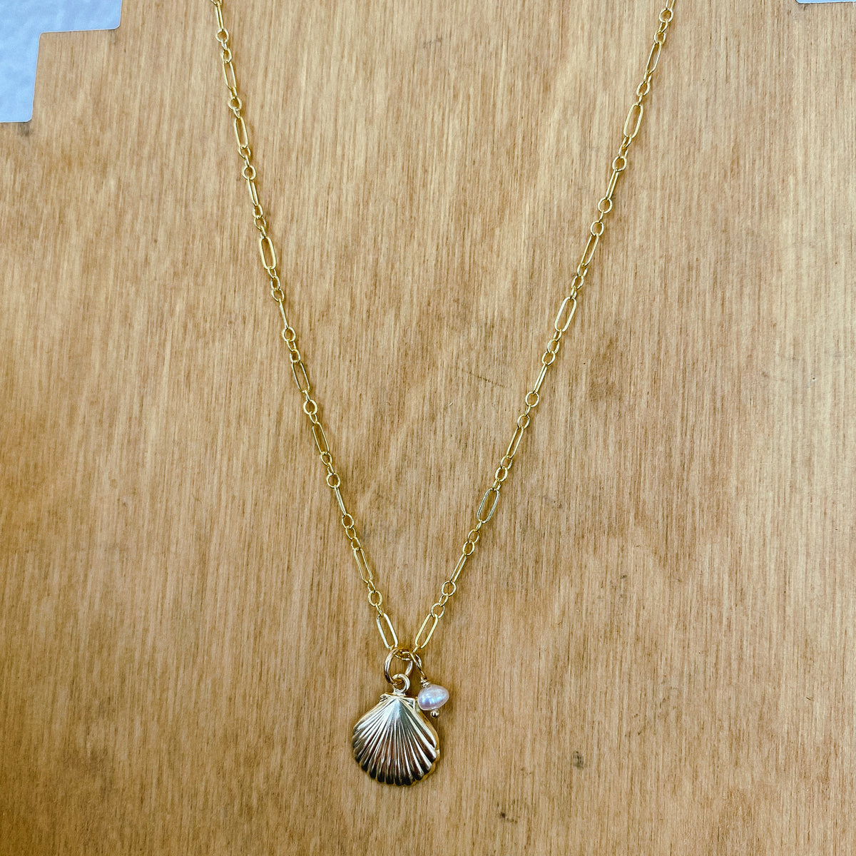 Shell Pendant Necklace