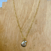 Shell Pendant Necklace